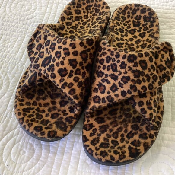 Vionic Relax Slippers Brown Leopard Plush Size 11 - Picture 5 of 10